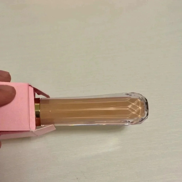 -NEW IN BOX- MAGIC STAR™ CONCEALER- C16- MEDIUM SKIN TONE-JEFFREE STAR - Picture 7 of 8